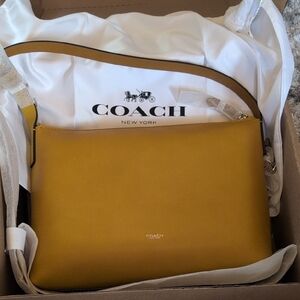 Coach Mott Messenger 33 Honeycomb Leather Crossbody Bag